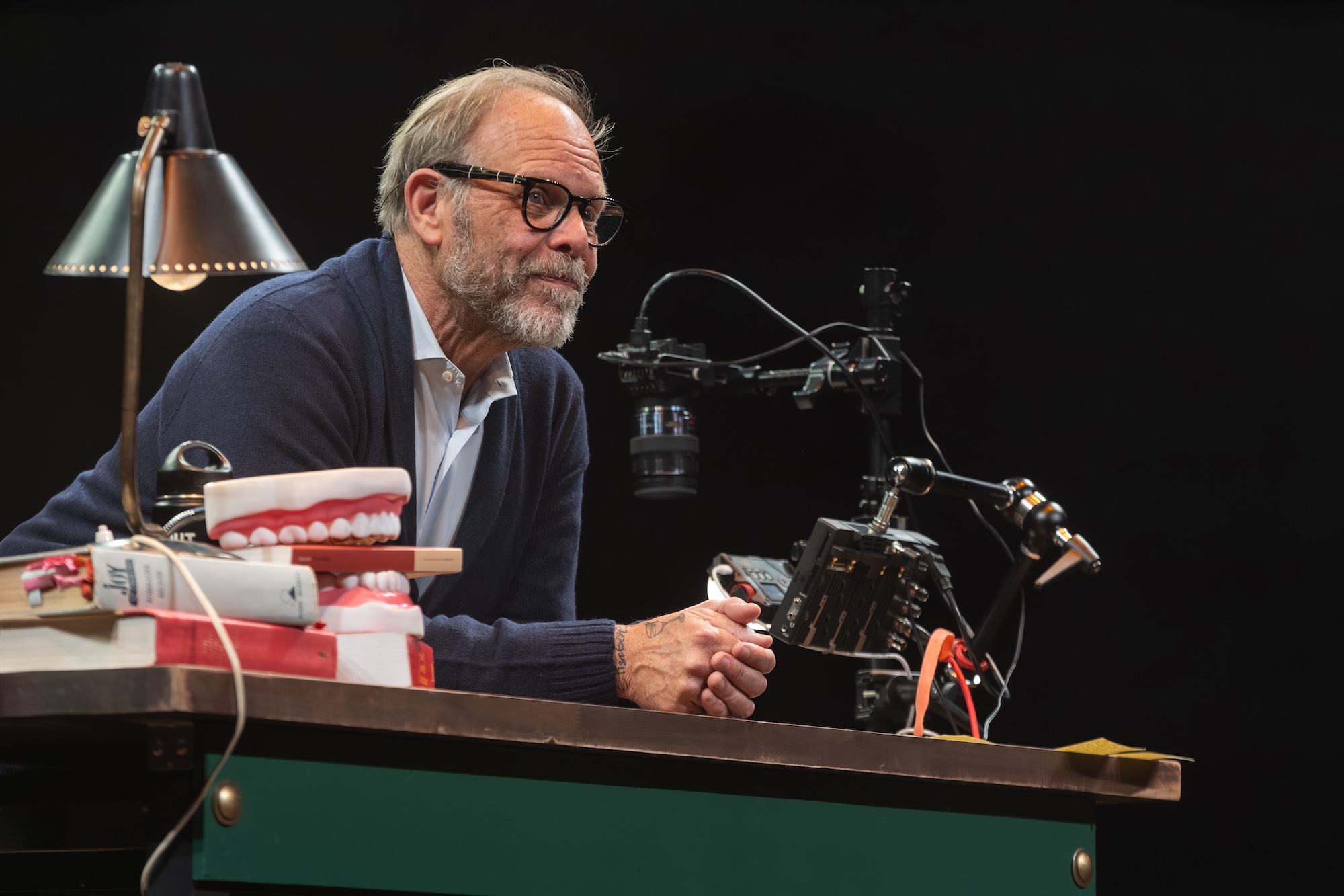 Alton Brown brings a live culinary show to St. Louis in November ...
